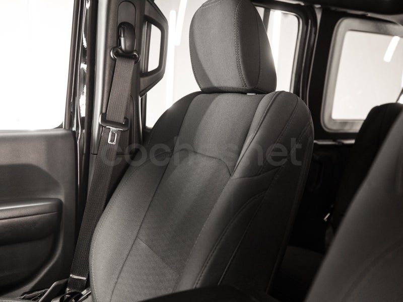 Jeep Wrangler Unlimited 2019 — photo 8