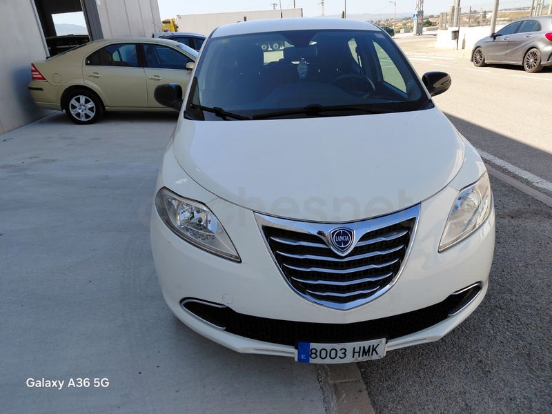 Lancia Ypsilon 2012 — photo 2