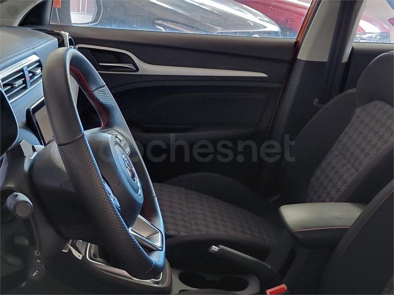 Mg Zs 2025 — photo 6
