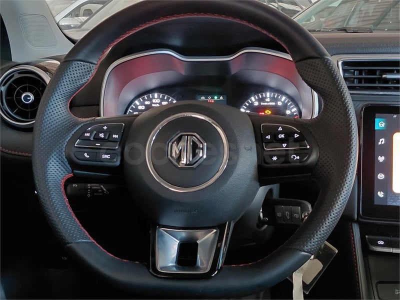 Mg Zs 2025 — photo 8