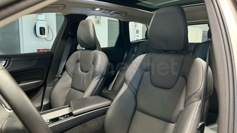 Volvo Xc60 2025 — photo 8
