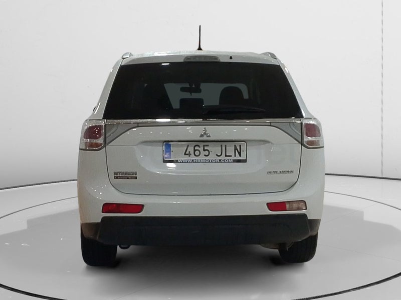 Mitsubishi Outlander 2016 — photo 3