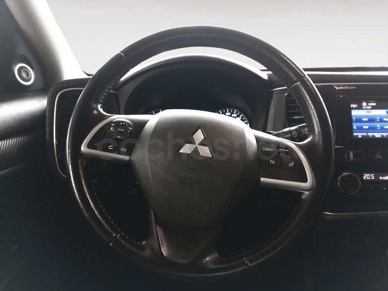 Mitsubishi Outlander 2016 — photo 7