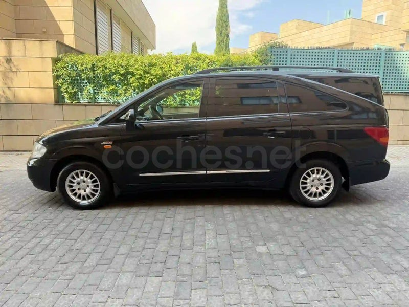 Ssangyong Rodius 2013 — photo 3