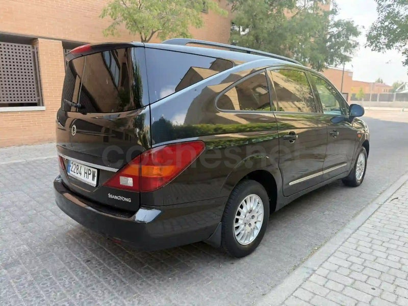 Ssangyong Rodius 2013 — photo 4