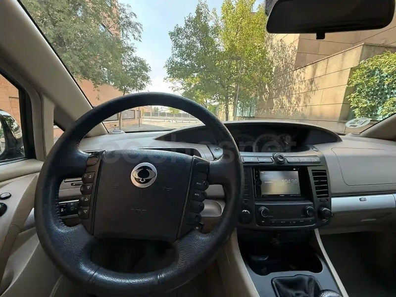 Ssangyong Rodius 2013 — photo 8