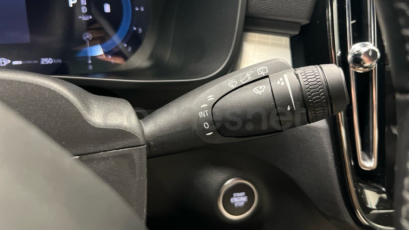 Volvo Xc40 2025 — photo 8