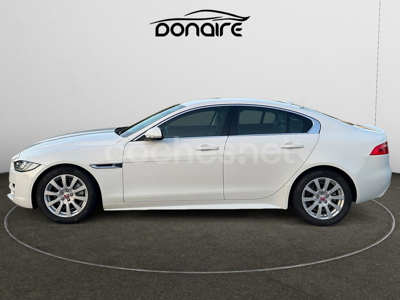 Jaguar Xe 2016 — photo 2