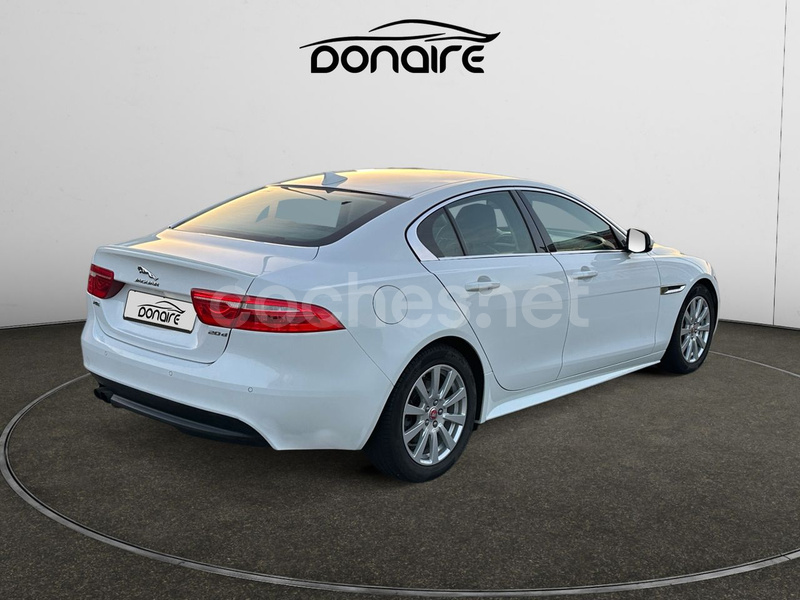 Jaguar Xe 2016 — photo 3