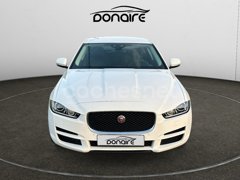 Jaguar Xe 2016 — photo 4