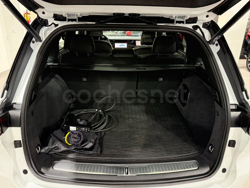 Jeep Grand Cherokee 2023 — photo 6