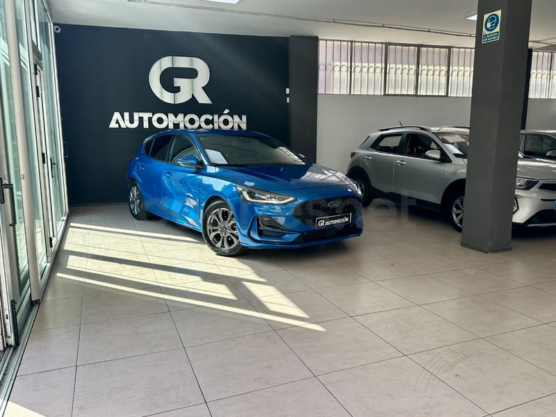 Ford Focus 2023 — photo 2