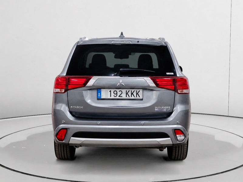 Mitsubishi Outlander 2018 — photo 3