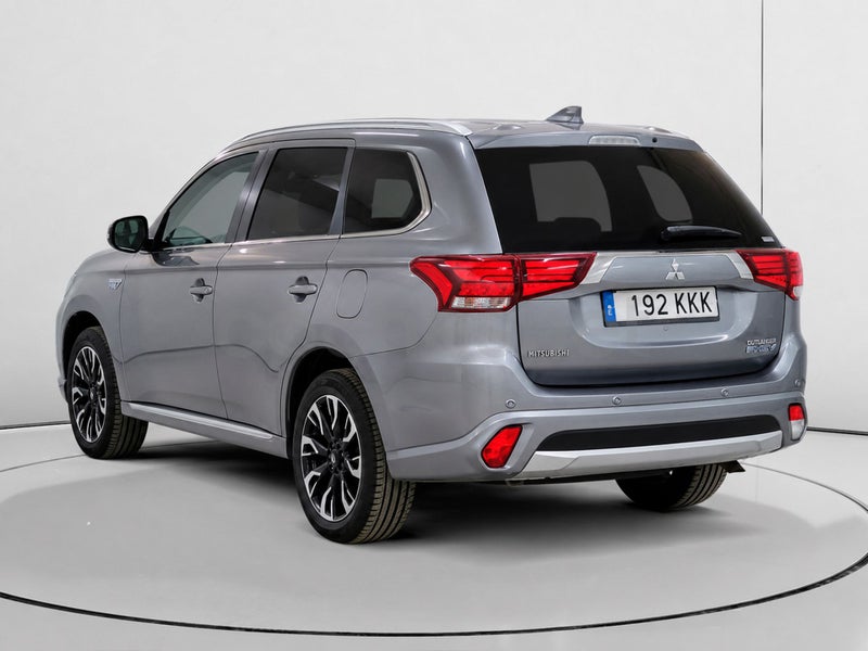 Mitsubishi Outlander 2018 — photo 4