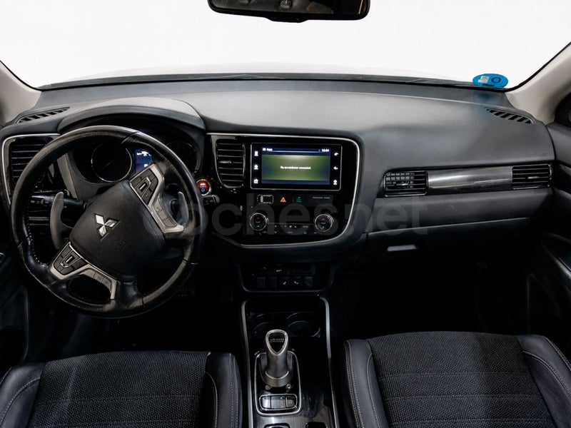 Mitsubishi Outlander 2018 — photo 7