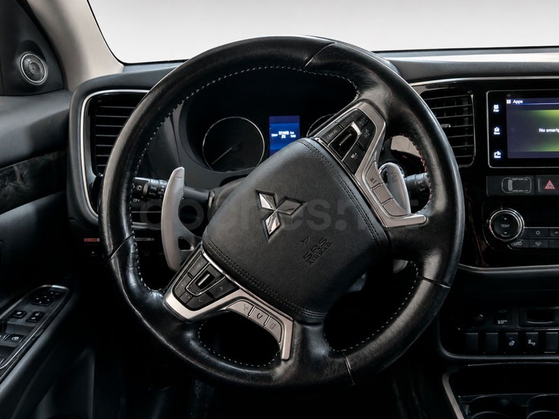 Mitsubishi Outlander 2018 — photo 8