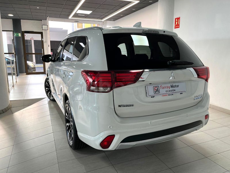 Mitsubishi Outlander 2018 — photo 6