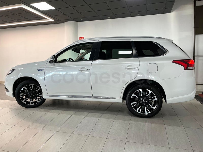 Mitsubishi Outlander 2018 — photo 7