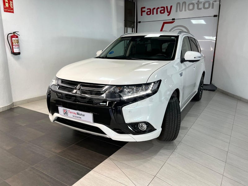 Mitsubishi Outlander 2018 — photo 8