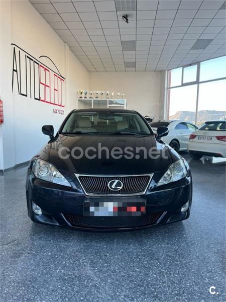 Lexus Is 2009 — photo 2