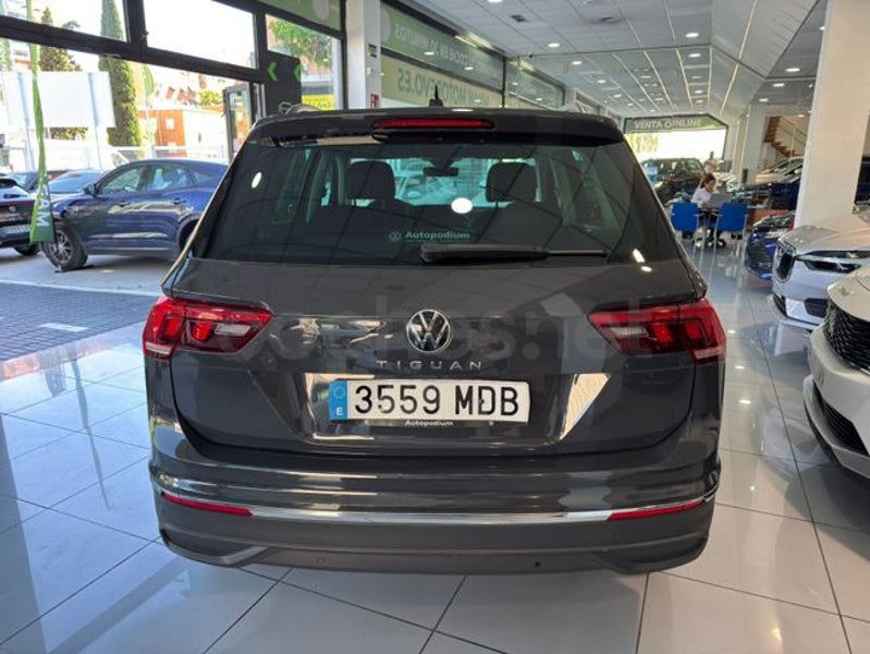 Volkswagen Tiguan 2023 — photo 4