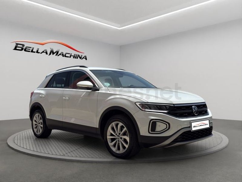 Volkswagen T-roc 2023 — photo 8