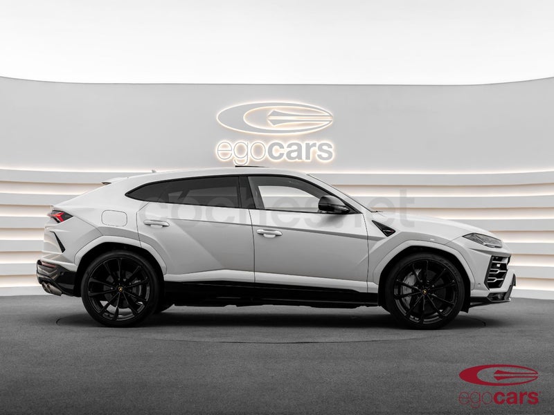 Lamborghini Urus 2021 — photo 8