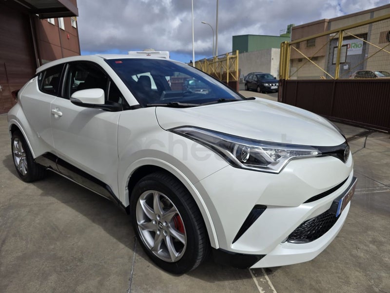 Toyota C-hr 2017 — photo 8