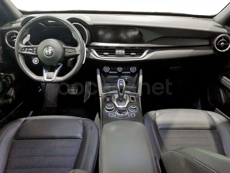 Alfa Romeo Stelvio 2023 — photo 8