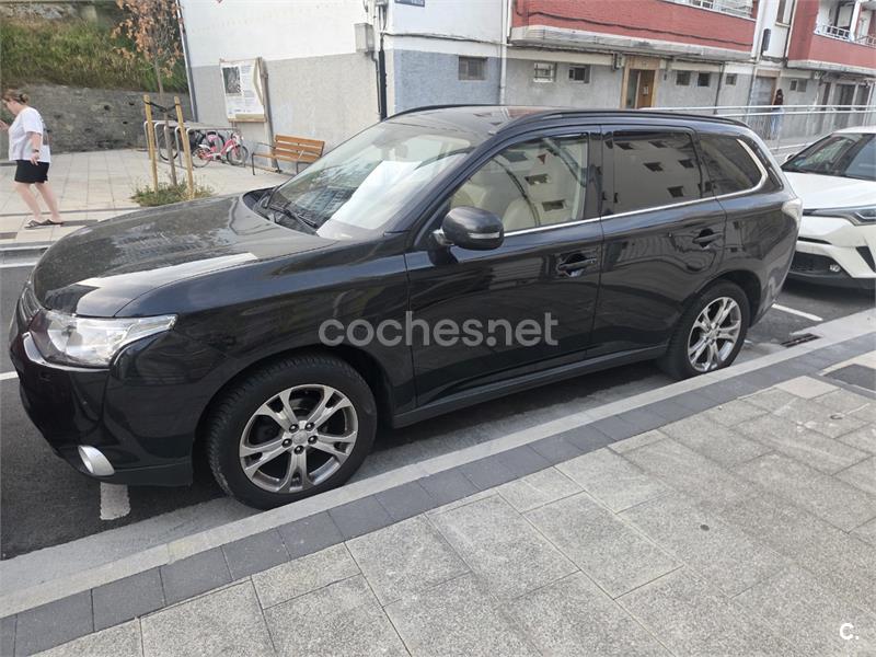 Mitsubishi Outlander 2013 — photo 2