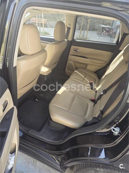 Mitsubishi Outlander 2013 — photo 7