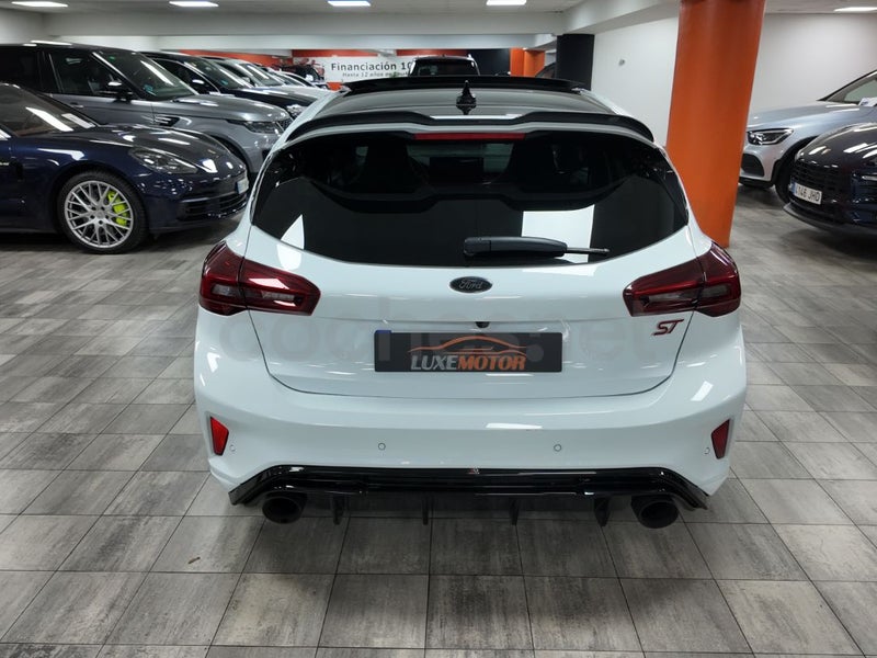 Ford Focus 2022 — photo 8
