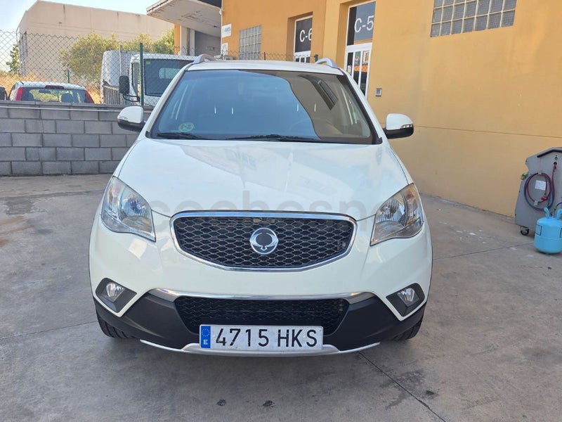 Ssangyong Korando 2012 — photo 2
