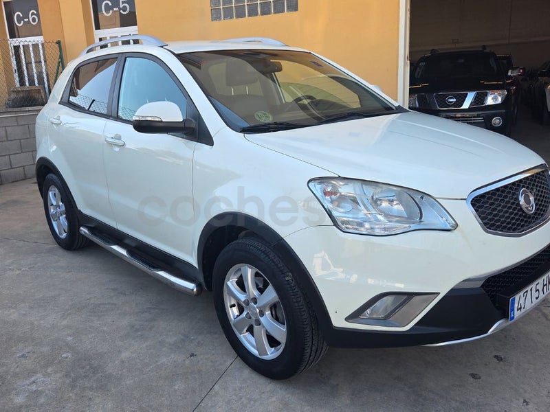 Ssangyong Korando 2012 — photo 3