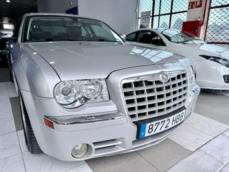 Chrysler 300c 2010 — photo 2