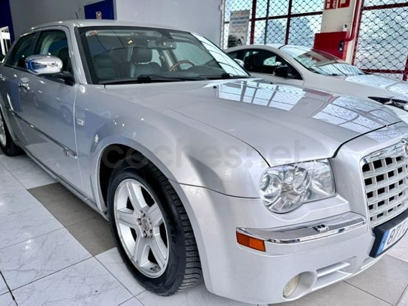 Chrysler 300c 2010 — photo 3