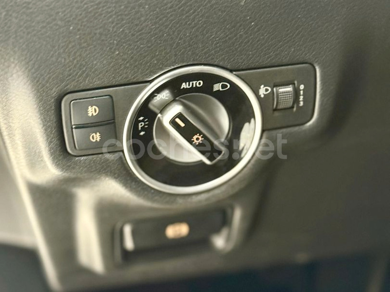 Infiniti Q30 2016 — photo 8