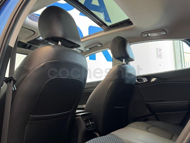 Kia Xceed 2023 — photo 7
