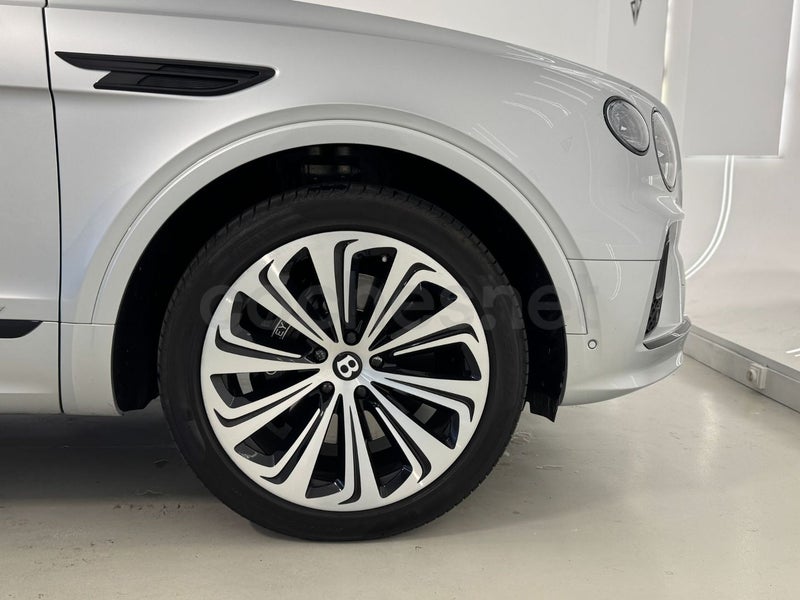 Bentley Bentayga 2021 — photo 2