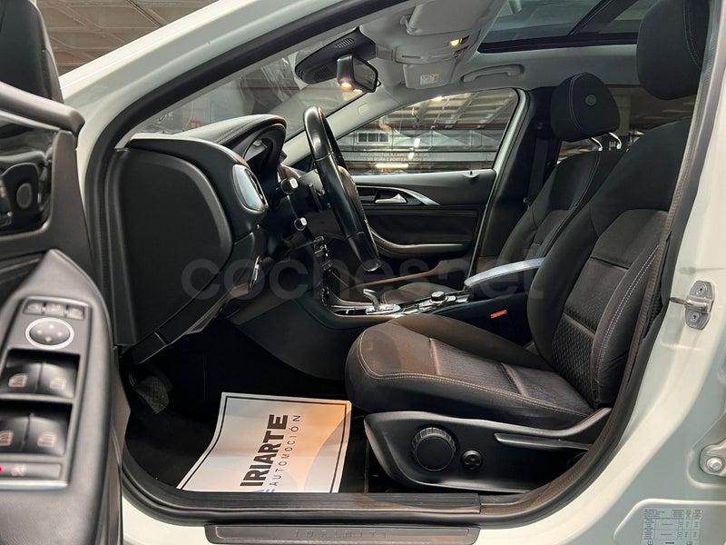 Infiniti Q30 2019 — photo 7