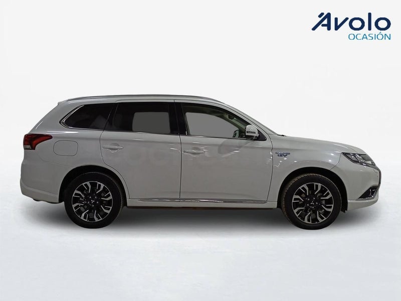 Mitsubishi Outlander 2018 — photo 3