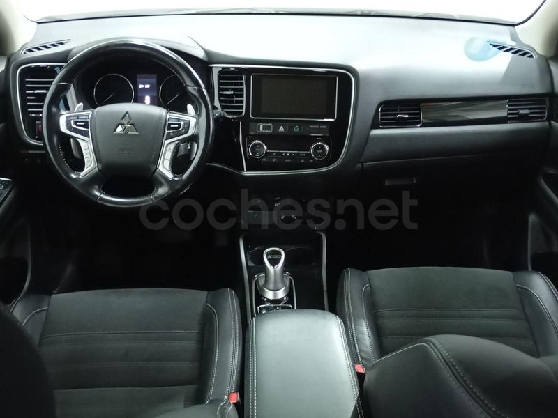 Mitsubishi Outlander 2018 — photo 4