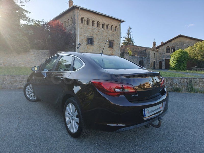 Opel Astra 2016 — photo 2