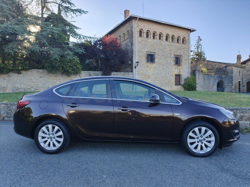 Opel Astra 2016 — photo 3