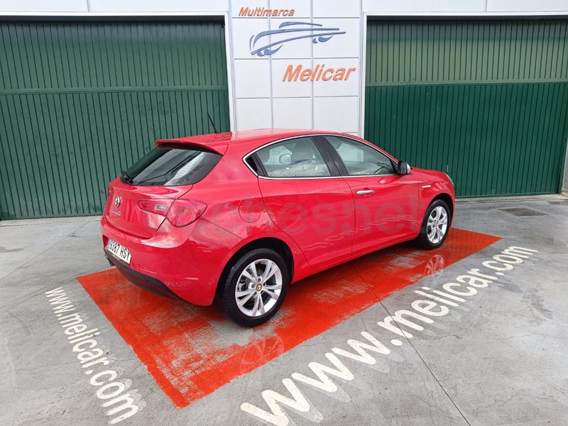 Alfa Romeo Giulietta 2013 — photo 3