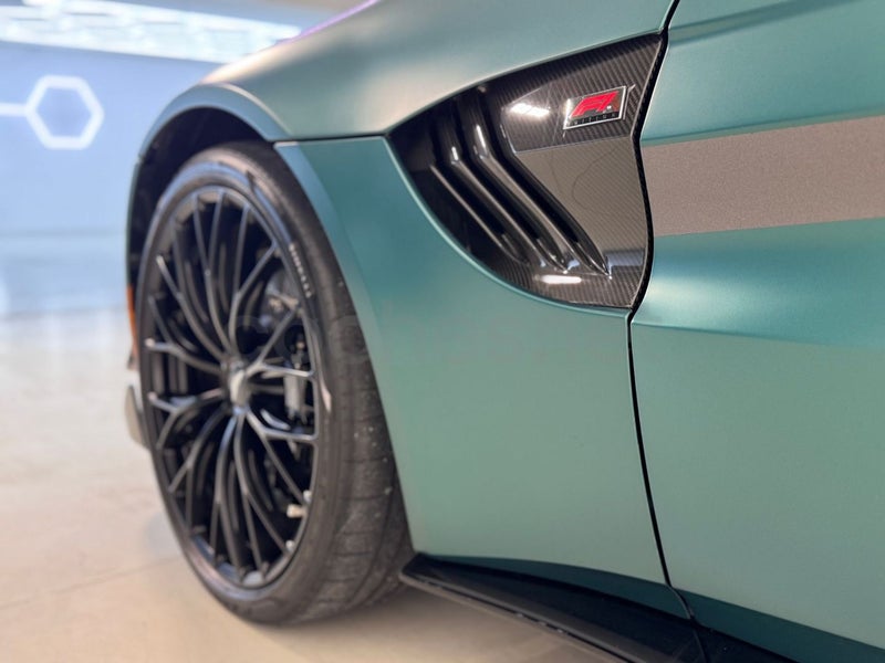 Aston Martin Vantage 2022 — photo 3