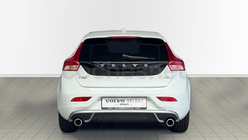 Volvo V40 2016 — photo 2