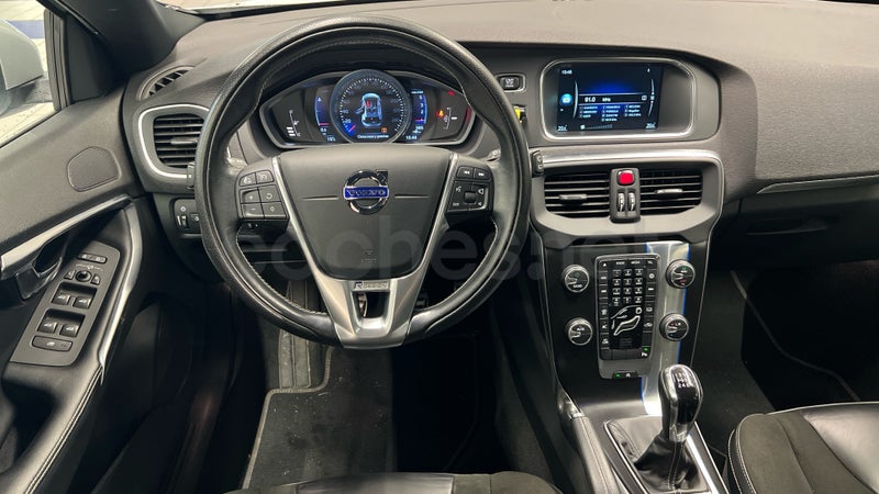 Volvo V40 2016 — photo 8