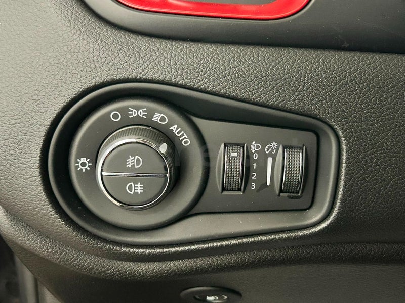 Jeep Renegade 2024 — photo 8