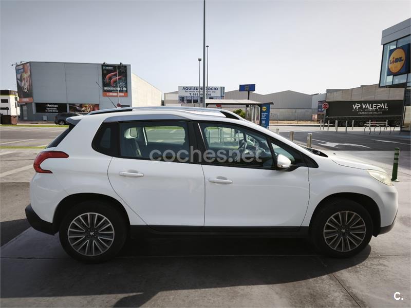 Peugeot 2008 2015 — photo 8